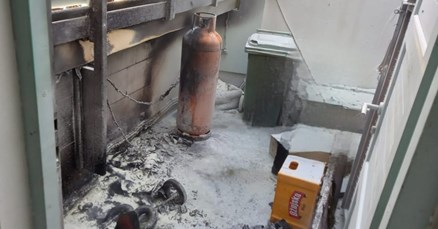 Buknuo požar u objektu Sunčanog Hvara. Zapalili se kuhinja i spremnik plina