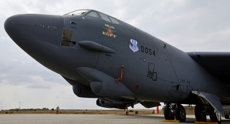 Britanci ne isključuju napade na iranske raketne položaje