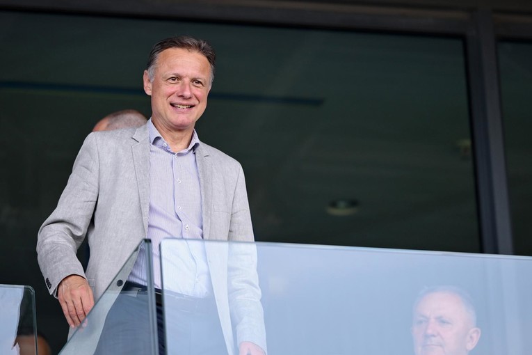 Obrijani Jandroković privukao poglede u VIP loži Rujevice