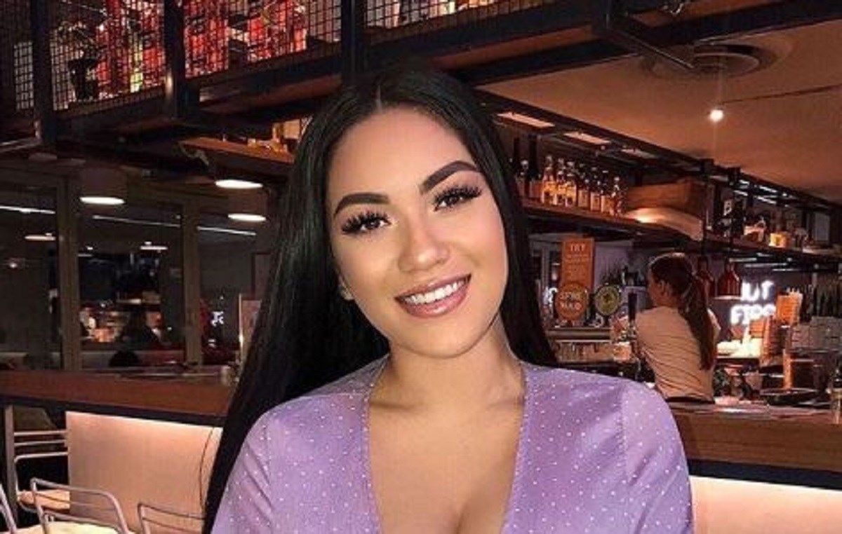 Sestre zarađuju milijune prodajom ljepljive trake za podizanje grudi