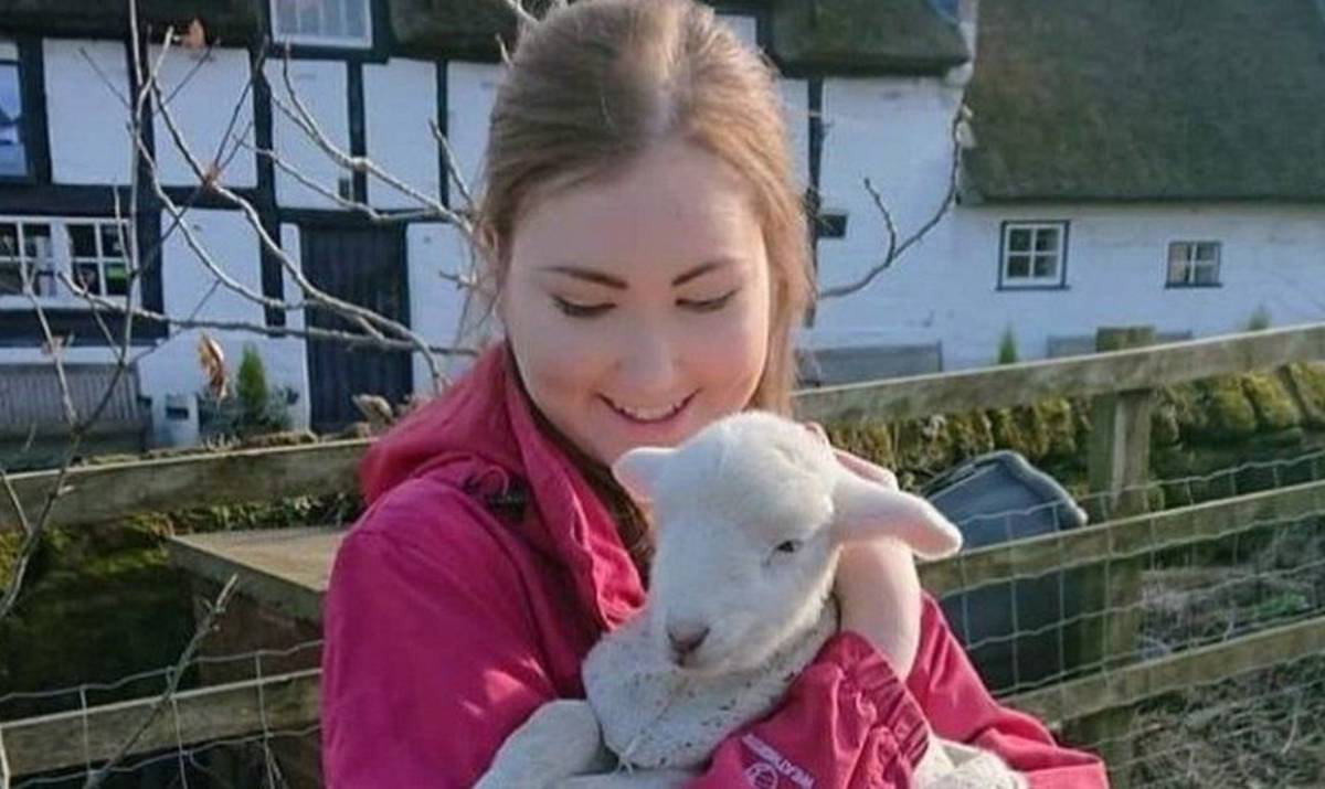 Britanska učiteljica umrla od korone na svoj 25. rođendan