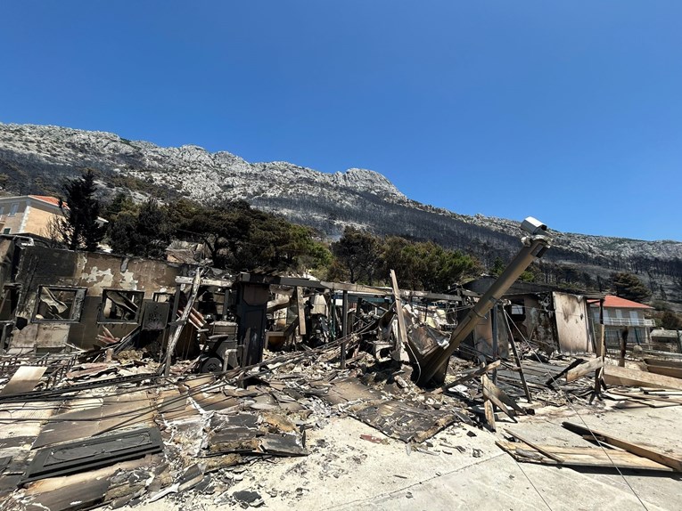 Vatrogasci nastavljaju dežurati na požarištu kod Omiša