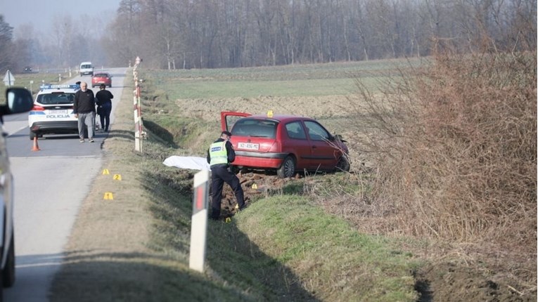 Teška nesreća u Podravini, vozač sletio s ceste u kanal i na mjestu poginuo