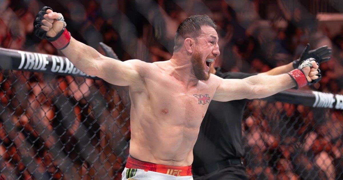 VIDEO UFC prvak zamalo ozlijeđen na putu do kaveza