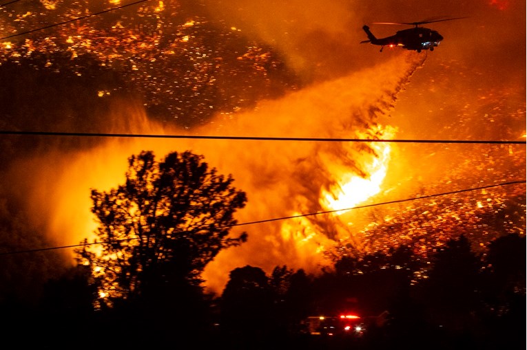 VIDEO Najveći požari u povijesti Kalifornije: Šestero mrtvih, 175.000 evakuiranih...