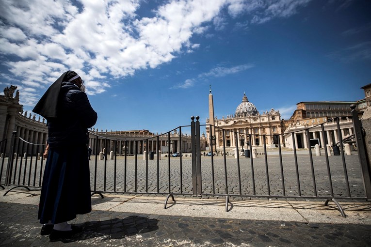 Koronavirus pogodio blagajnu Vatikana, zarada bi mogla pasti i do 45 posto