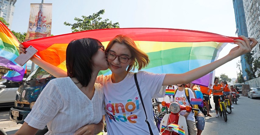 Svijet napreduje u vezi gej prava. Ipak, istospolni odnosi su zločin u 69 zemalja