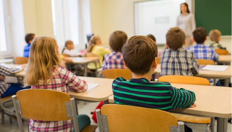 Studija: Roditelji u Engleskoj više ne misle da djeca trebaju svaki dan biti u školi 