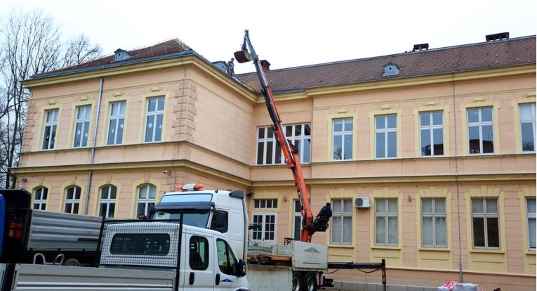 Poništen natječaj za obnovu škole u Karlovcu, ponuda bila puno viša od dopuštene
