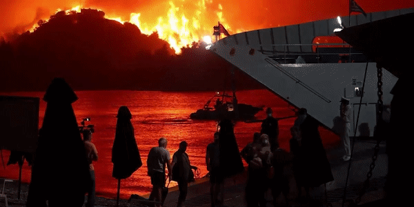 Požari gutaju jug Europe, snimka iz Grčke zgrozila svijet: "Cijela Grčka je spaljena"