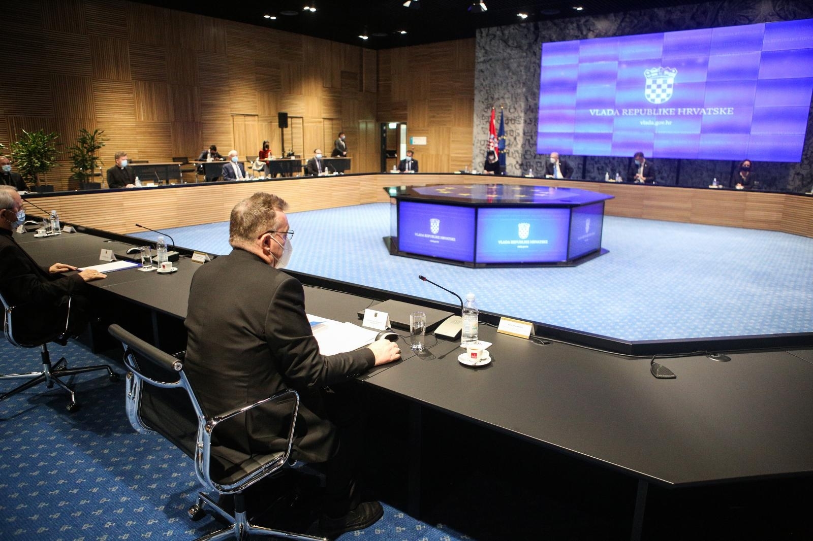 Plenković primio Bozanića i biskupe, objavljeno o čemu su pričali