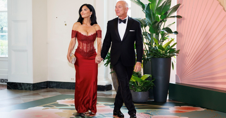 Zaručnica Jeffa Bezosa u odvažnoj modnoj kombinaciji došla u Bijelu kuću