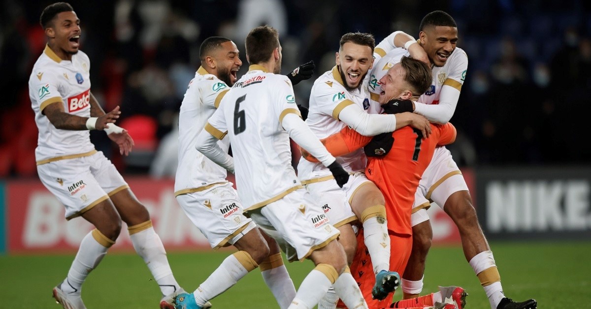 VIDEO Golman PSG-a bez nastupa za klub izbacio Messija i Mbappea iz kupa