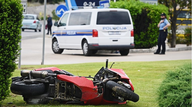 Motociklist poginuo u sudaru s autom u Ivanić-Gradu