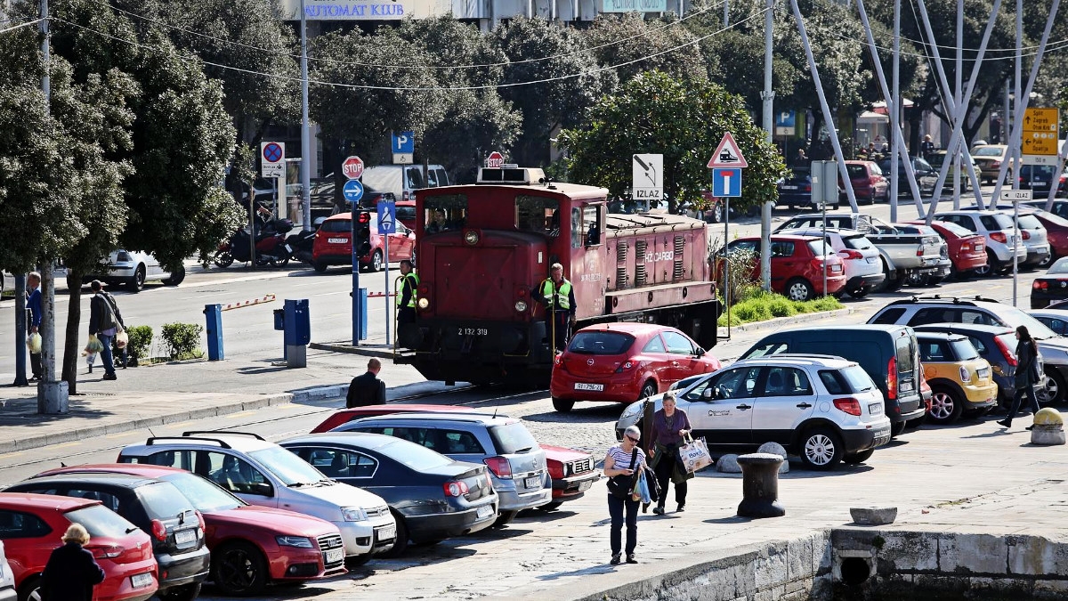 Ukida se parkiralište na riječkoj rivi