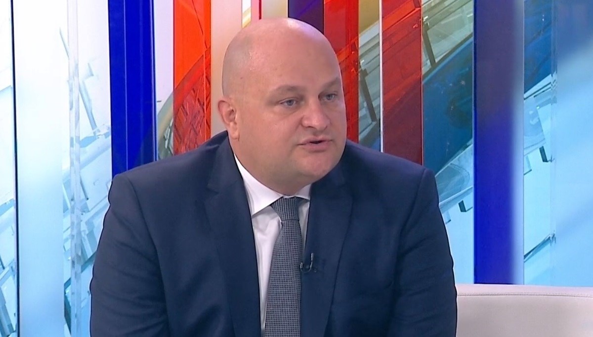 DP-ov ministar o Peternelu: Užasnut sam. Jao nama kad nam takvi djecu uče