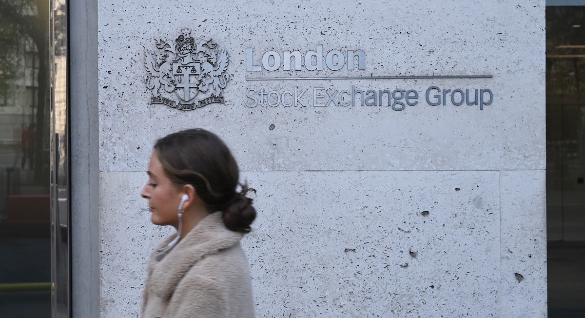 Europske burze bilježe oštar pad zbog pojave novog soja korone u Velikoj Britaniji