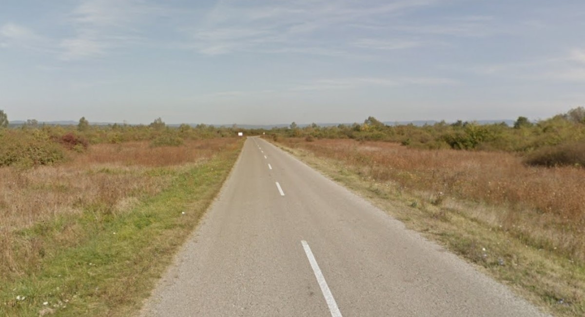Mladi vozač izletio s ceste kod Slavonskog Broda, djevojka (20) se bori za život