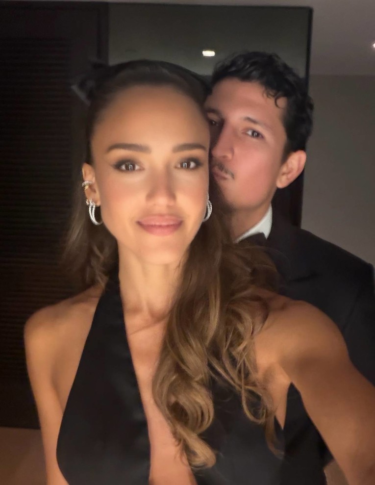 Jessica Alba (45) podijelila fotke s novim dečkom (33) nakon "vjenčanja godine"