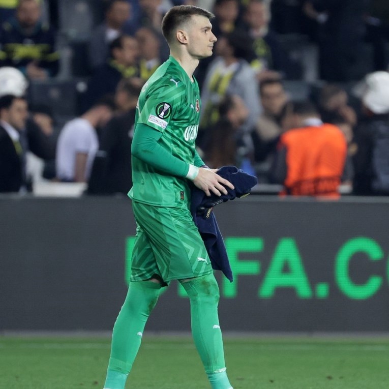 Mourinhov pomoćnik vratio Livakovića u sastav. Branio je u pobjedi Fenera