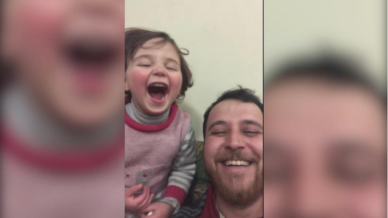 Snimka iz Sirije koja slama srce: Otac naučio kćer da se smije kad čuje bombu