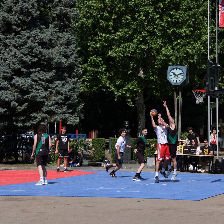 VIDEO Nastavljaju se Radićevi dani. Danas na redu balote, flunkyball, olimpivada...