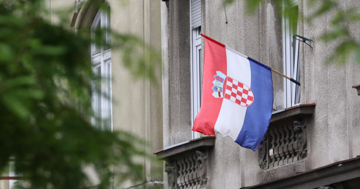 Splićanin koji ima 280 prijava zapalio zastavu i policijsku kapu. Završio u pritvoru