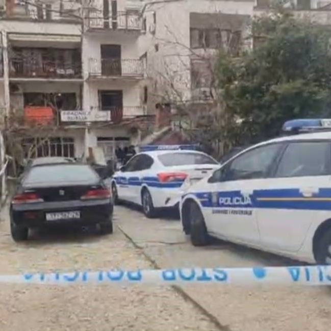 Bomba na balkonu u Splitu: Policija podnijela dvije kaznene prijave protiv muškarca