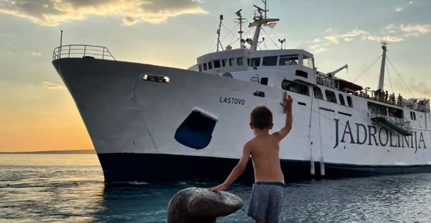 Dječaci dva mjeseca mahali trajektu na Olibu, kapetan napravio nešto što će pamtiti