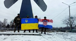 Ukrajinci u Bahmutu razvili hrvatsku zastavu i zahvalili Hrvatima