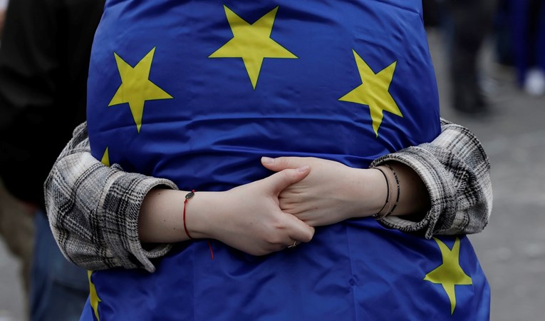 Politico: Europljani su pesimistični oko gotovo svega. Tko ih može kriviti?