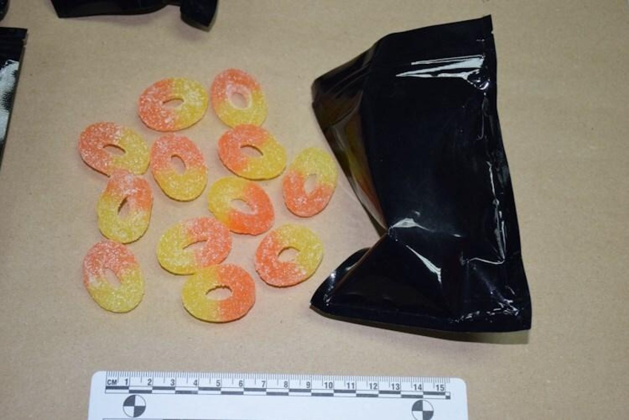 Policiji bio sumnjiv mladić u Samoboru. Pogledajte što su sve našli kod njega