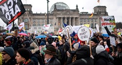 Golemi prosvjedi protiv ekstremne desnice u Njemačkoj, stotine tisuća na ulicama