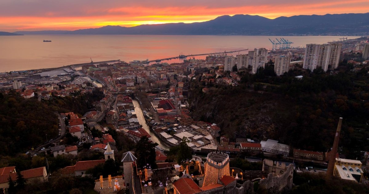 Rijeka je posebno lijepa u blagdanskom ruhu. Pogledajte pogled s Trsata 😍