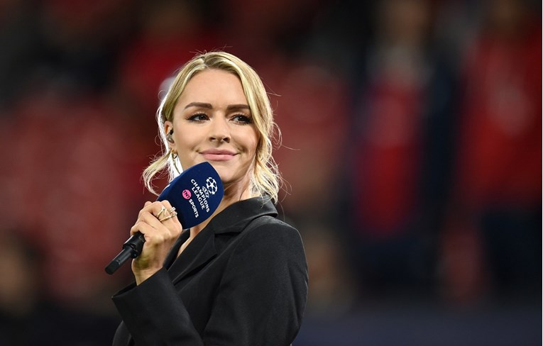 Voditeljica koja se srušila u prijenosu uživo: "Oprostite. Stvarno mi je neugodno"