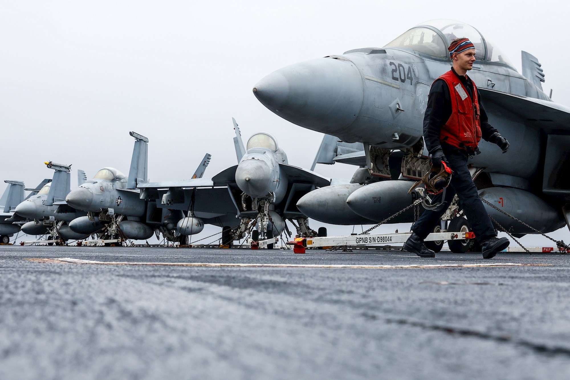Drugi F-18 u tjedan dana ispao s američkog nosača aviona u more