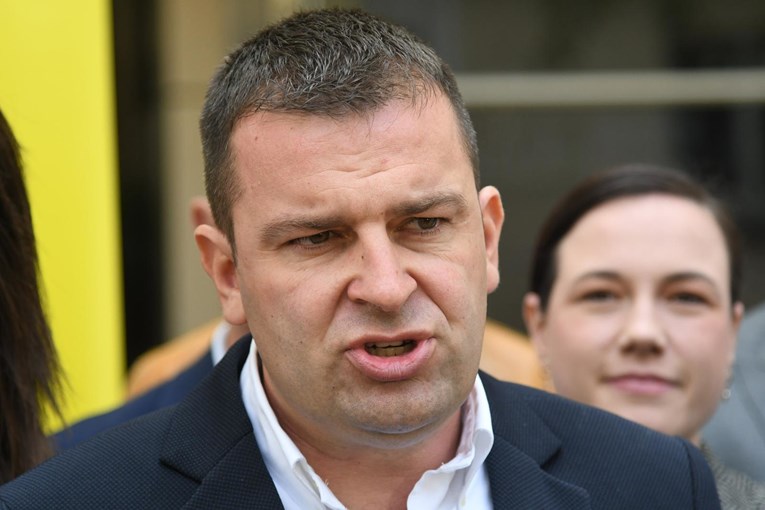 Hrebak o valu nasilja: Vrijeme je da se i desni i lijevi političari pogledaju u ogledalo