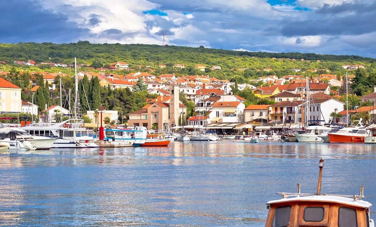 Na plaži na Krku poginuo mladić