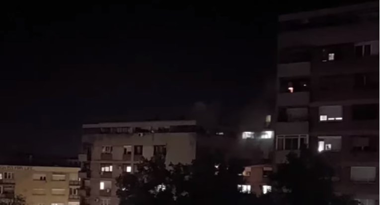 VIDEO Eksplozija u zgradi u Srbiji, oštećena tri kata i krov. Jedna osoba poginula