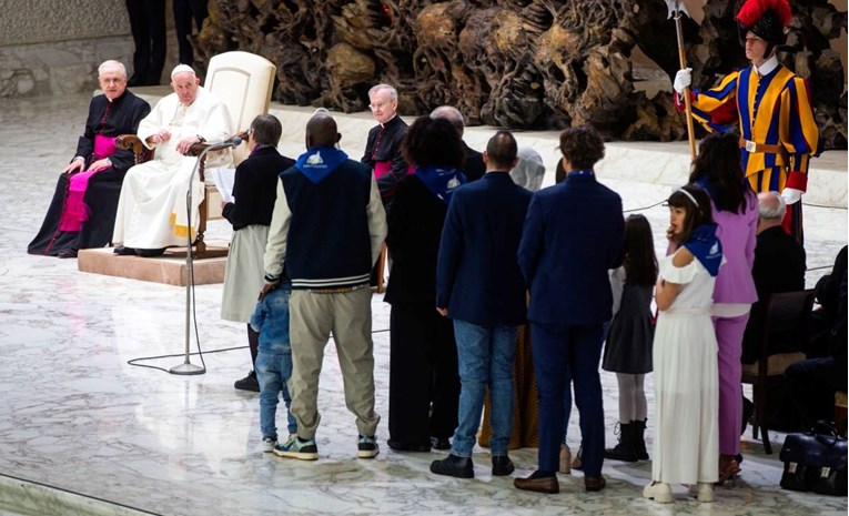 Papa izbjeglicama kojima pomažu kršćanske organizacije: Poznat mi je vaš težak put 