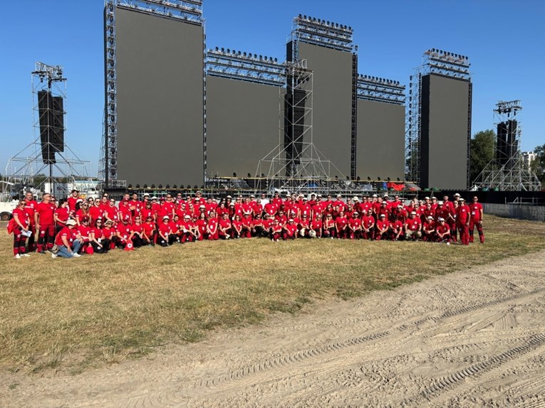 FOTO Na Hipodromu je 175 članova Crvenog križa. Imaju poruku za posjetitelje