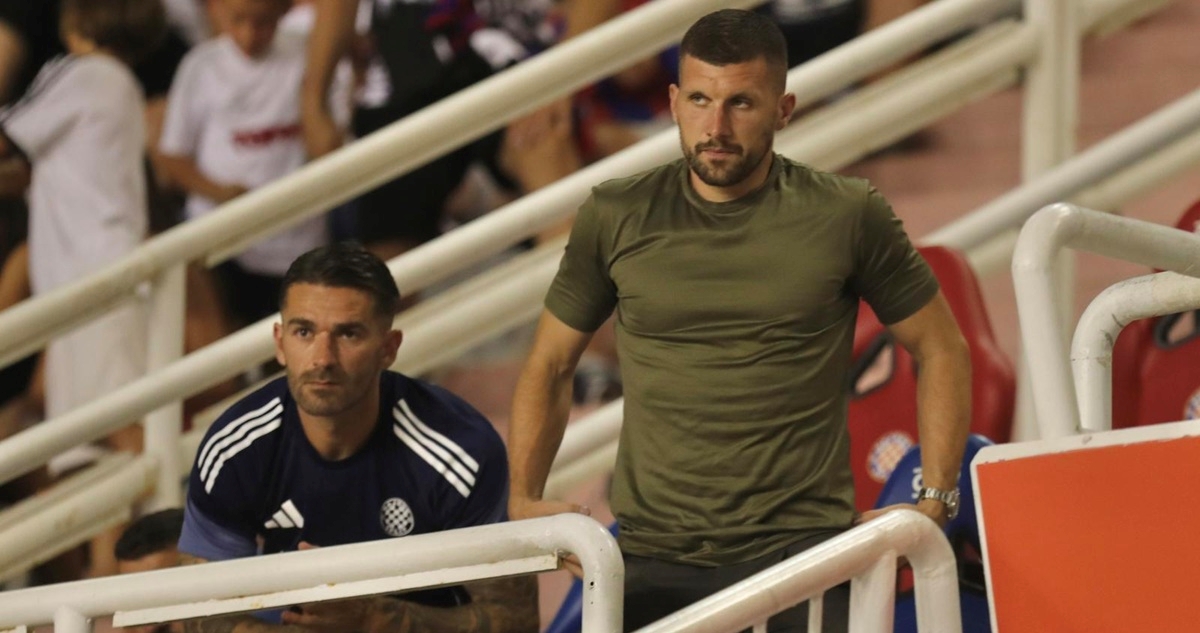 Kažnjeni Livaja i Rebić zajedno su gledali utakmicu na Poljudu