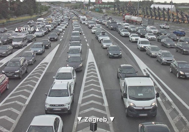 Na Lučkom kolona dva kilometra, na A2 kod Trakošćana četiri