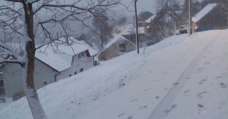 U Zagrebu susnježica, u Zagorju napadao snijeg, najavljen i u Slavoniji