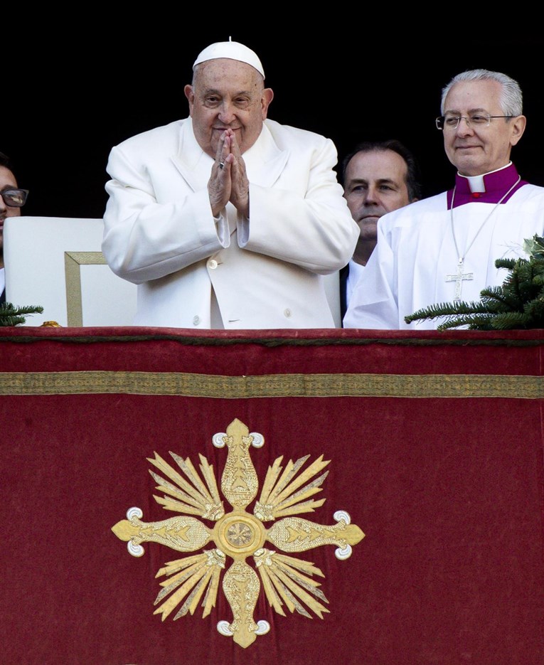 Papa dobro spavao i odmara se