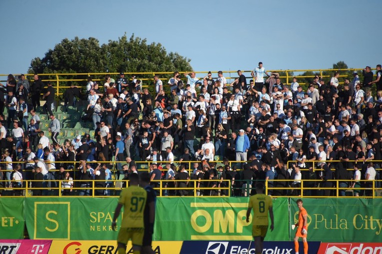 Armada objasnila zašto je napustila tribinu: Prijeđena je svaka granica