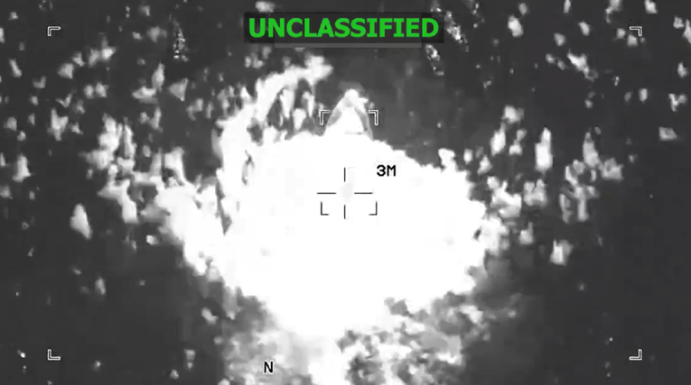 VIDEO Američka vojska raznijela brod u Pacifiku. Objavljena snimka udara