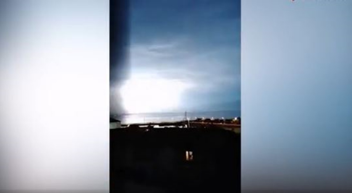 VIDEO Na Braču snimili fora lightshow koji su napravile munje