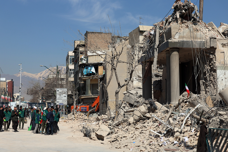 Iran svojim građanima: Prijavite one koji dijele fotke ili snimke pogođenih lokacija