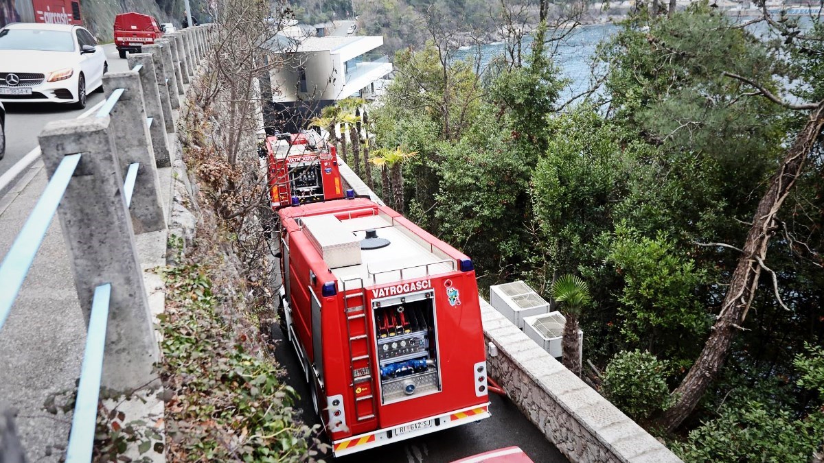 Sindikat vatrogasaca u Rijeci odbio povećanje plaća od 10 posto, traži 12